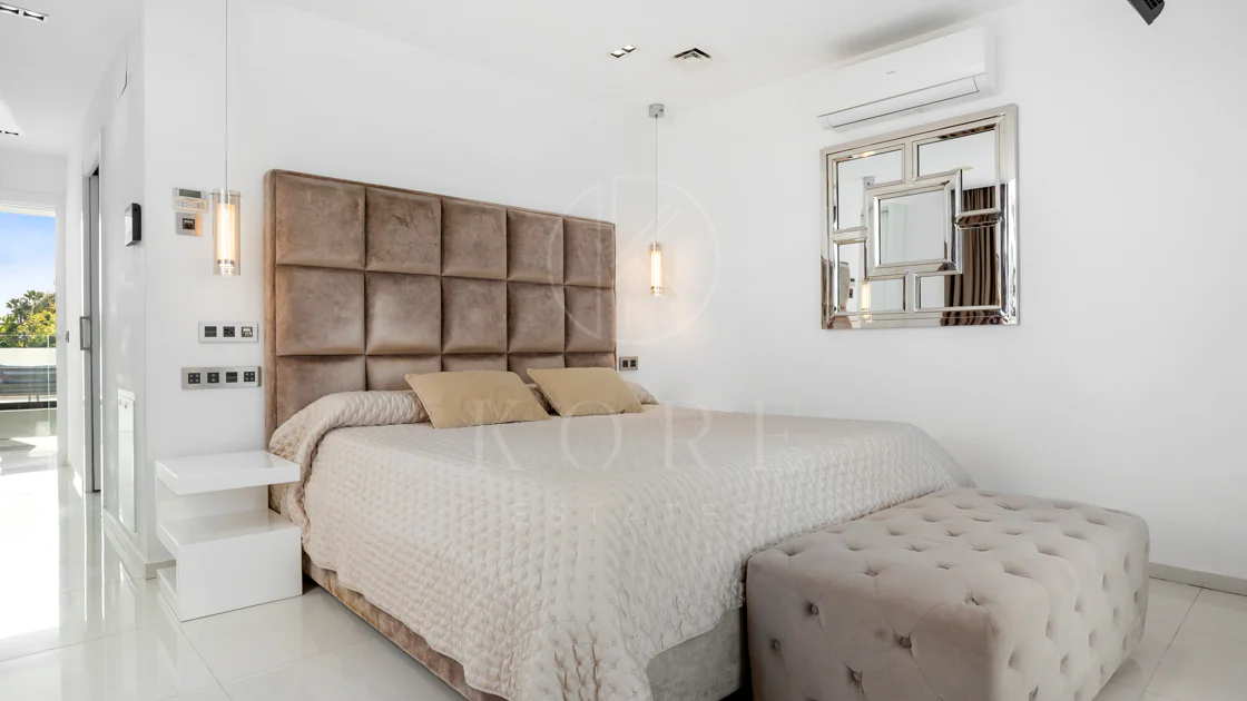 Vilă de lux cu 5 dormitoare în La Cerquilla, Nueva Andalucía, cu vedere la terenurile de golf