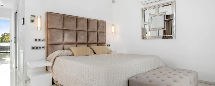 Vilă de lux cu 5 dormitoare în La Cerquilla, Nueva Andalucía, cu vedere la terenurile de golf