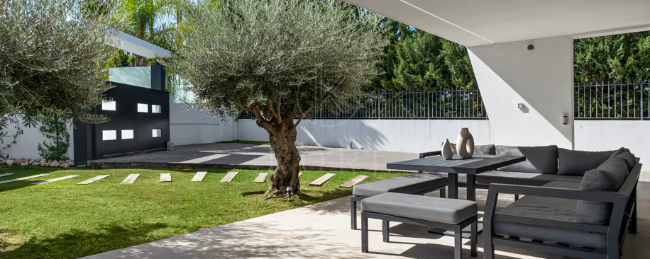 Vilă de lux cu 5 dormitoare în La Cerquilla, Nueva Andalucía, cu vedere la terenurile de golf