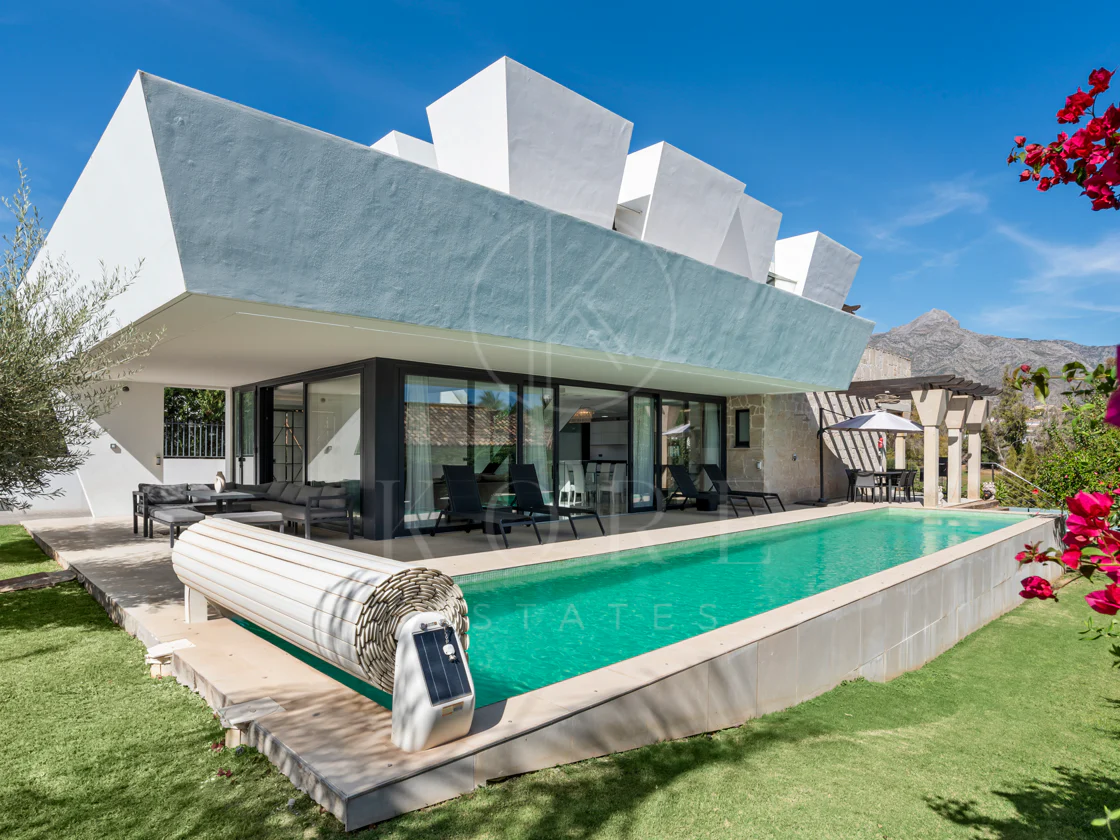 Vilă de lux cu 5 dormitoare în La Cerquilla, Nueva Andalucía, cu vedere la terenurile de golf