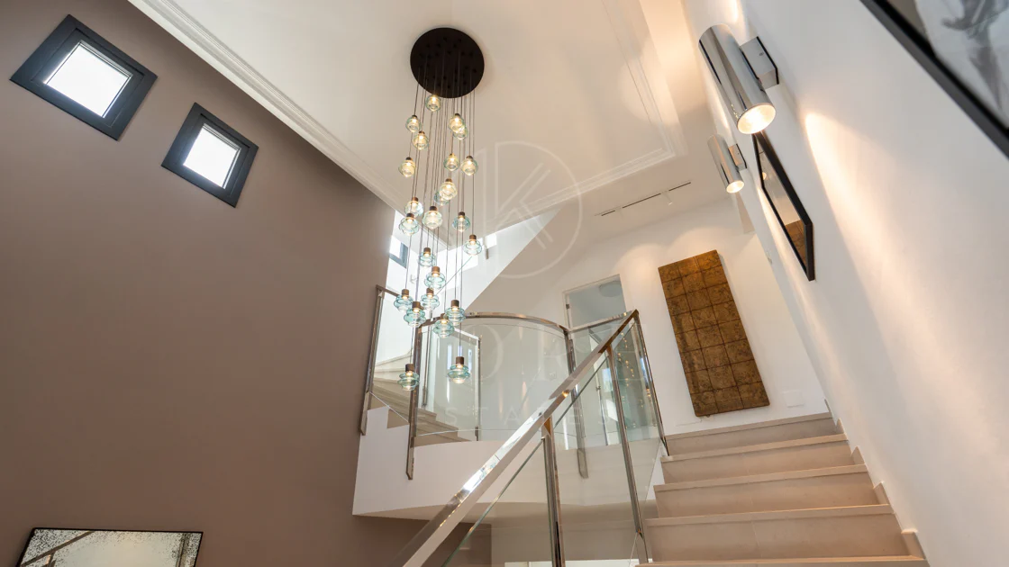 Villa en venta en Parcelas del Golf, Nueva Andalucia