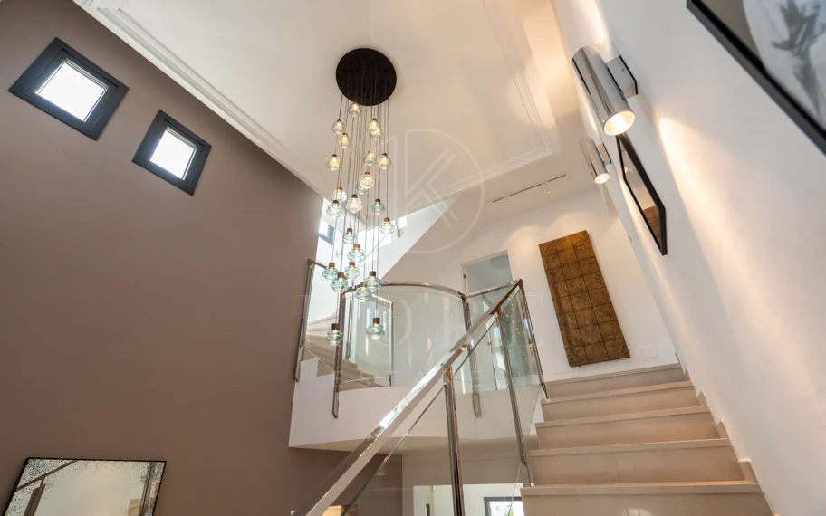 Villa en venta en Parcelas del Golf, Nueva Andalucia
