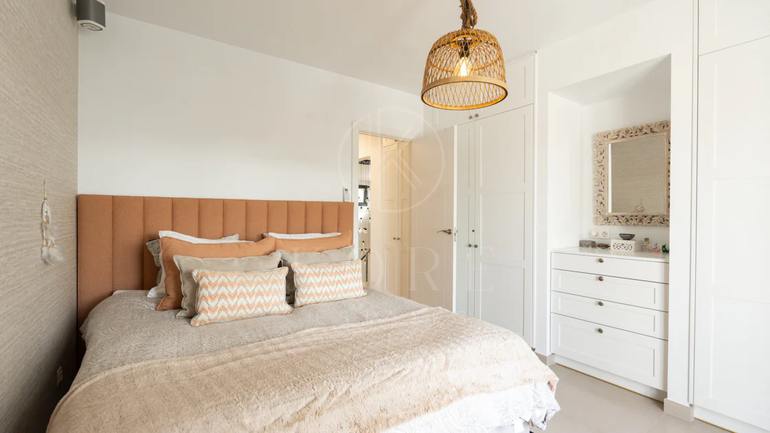 Villa en venta en Parcelas del Golf, Nueva Andalucia