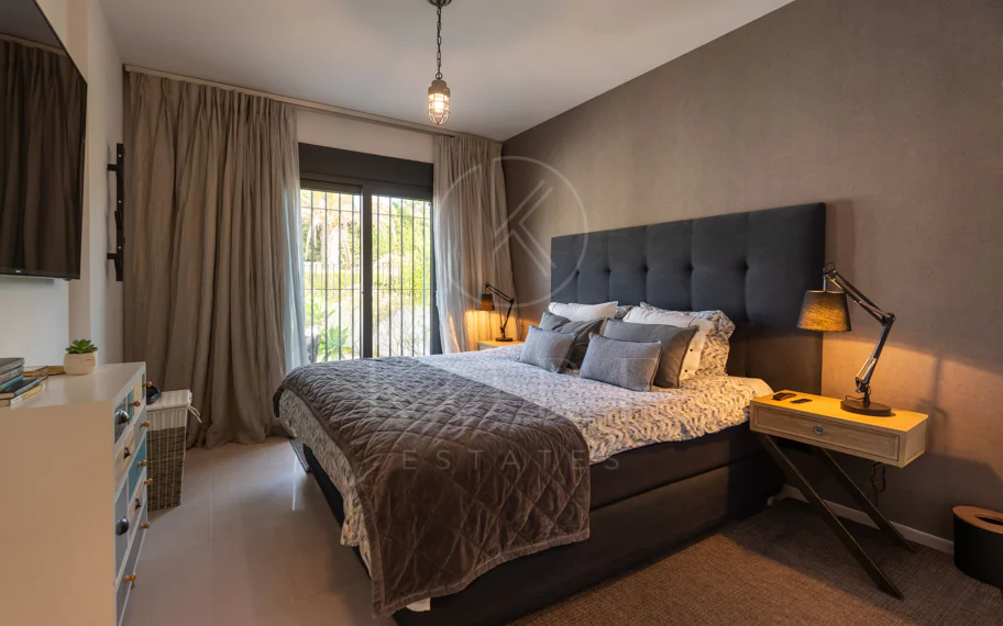 Villa en venta en Parcelas del Golf, Nueva Andalucia