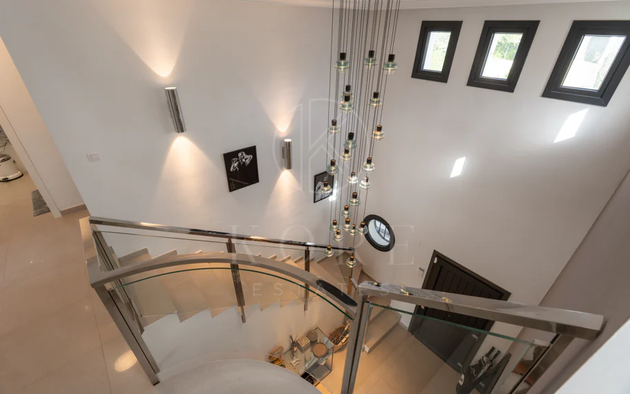 Villa en venta en Parcelas del Golf, Nueva Andalucia