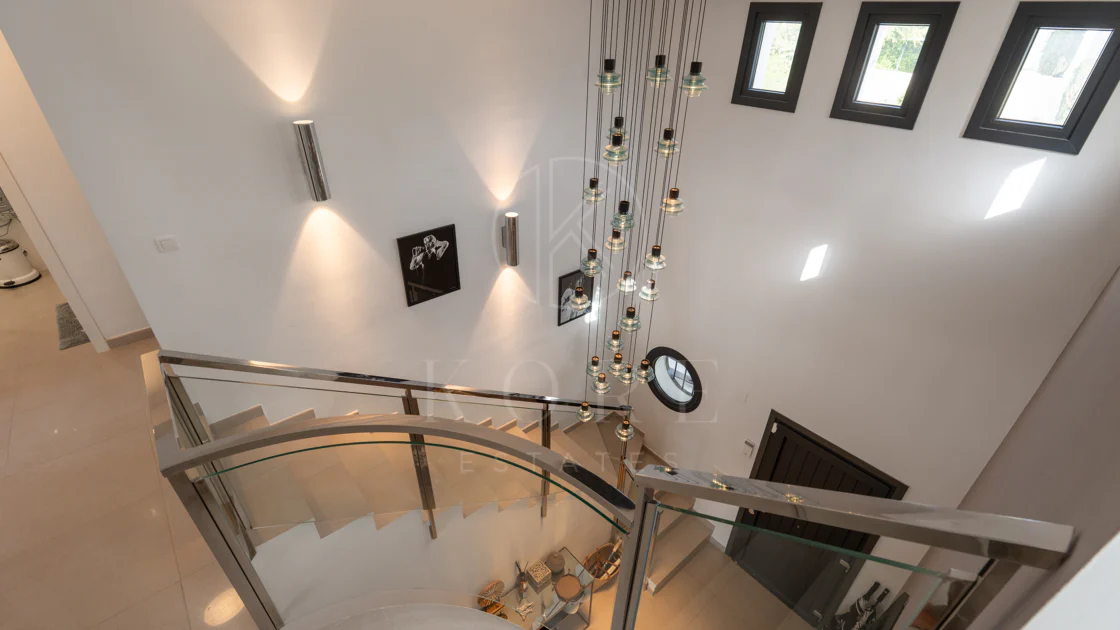 Villa en venta en Parcelas del Golf, Nueva Andalucia