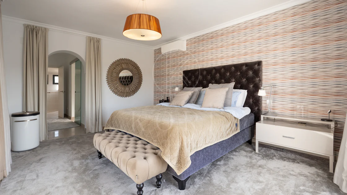 Villa en venta en Parcelas del Golf, Nueva Andalucia