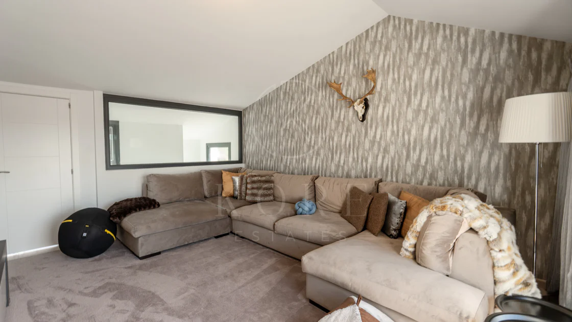 Villa en venta en Parcelas del Golf, Nueva Andalucia