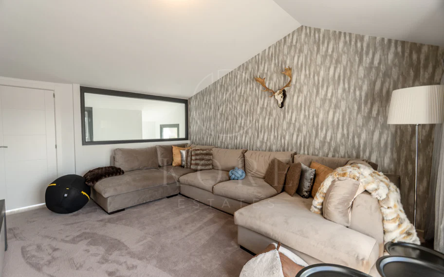 Villa en venta en Parcelas del Golf, Nueva Andalucia
