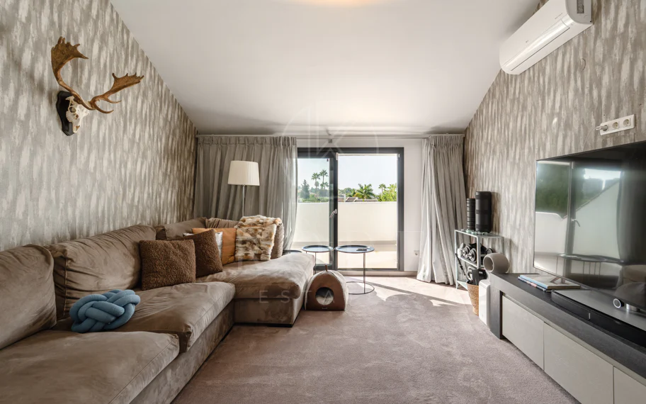 Villa en venta en Parcelas del Golf, Nueva Andalucia
