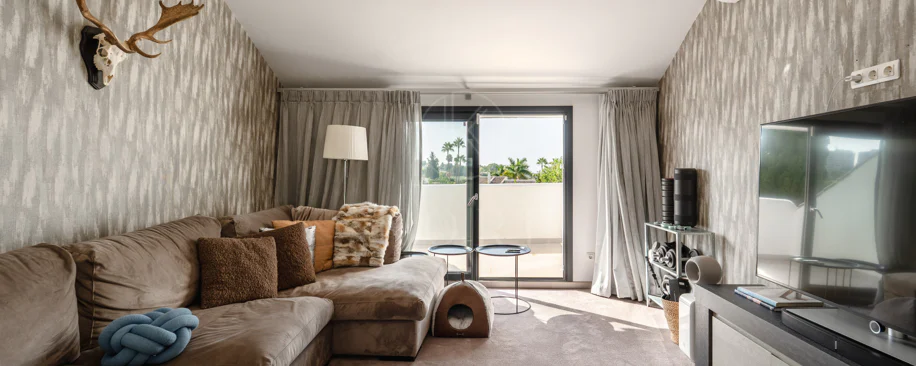 Villa en venta en Parcelas del Golf, Nueva Andalucia