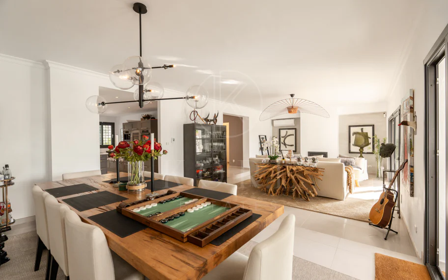 Villa en venta en Parcelas del Golf, Nueva Andalucia