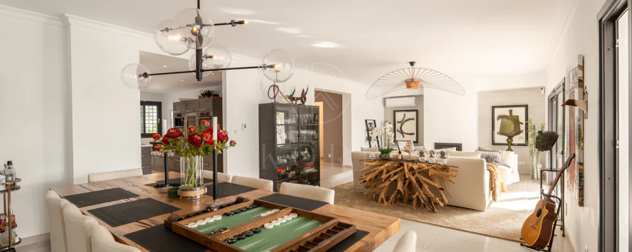 Villa en venta en Parcelas del Golf, Nueva Andalucia
