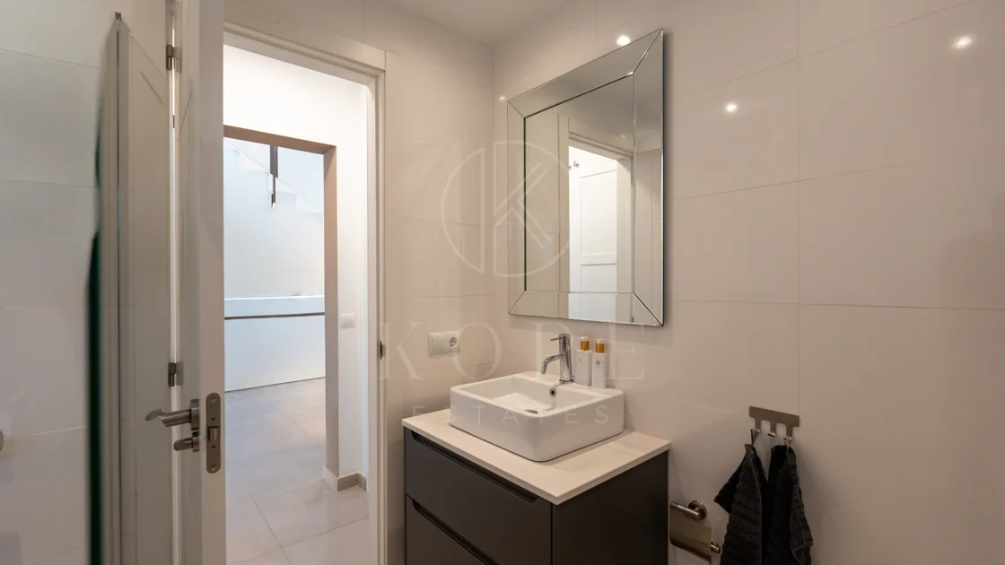 Villa en venta en Parcelas del Golf, Nueva Andalucia