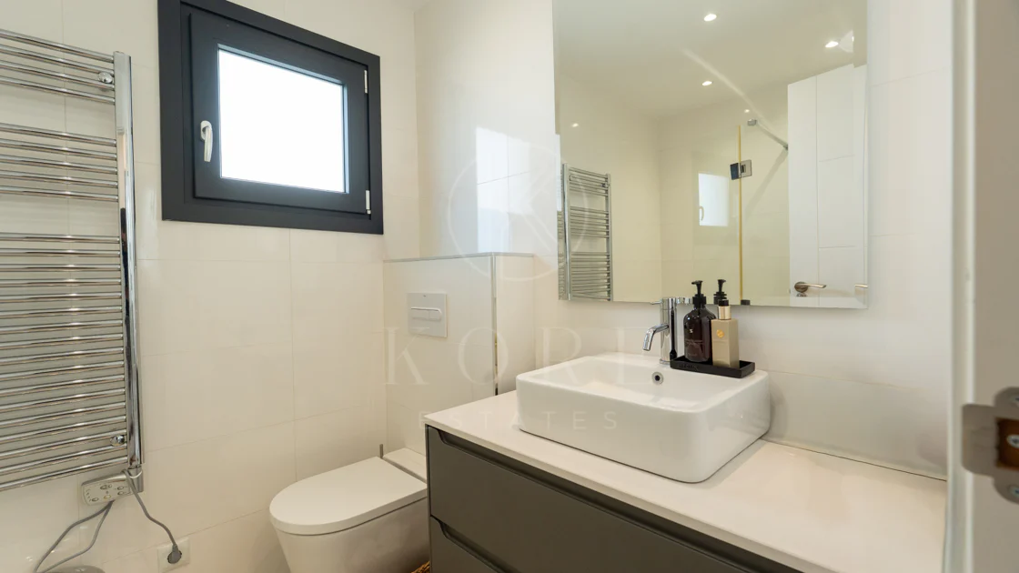 Villa en venta en Parcelas del Golf, Nueva Andalucia