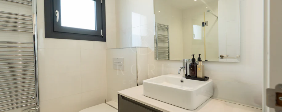 Villa en venta en Parcelas del Golf, Nueva Andalucia