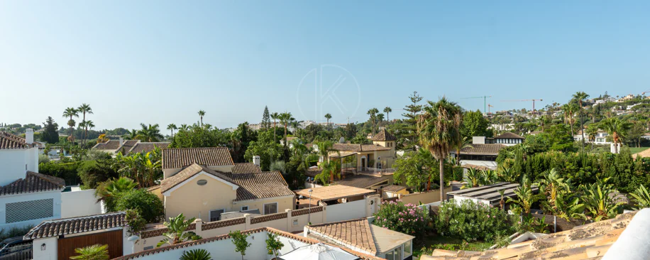 Villa en venta en Parcelas del Golf, Nueva Andalucia