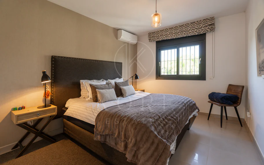 Villa en venta en Parcelas del Golf, Nueva Andalucia
