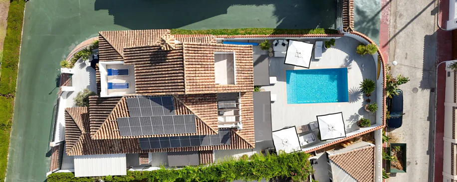 Villa en venta en Parcelas del Golf, Nueva Andalucia