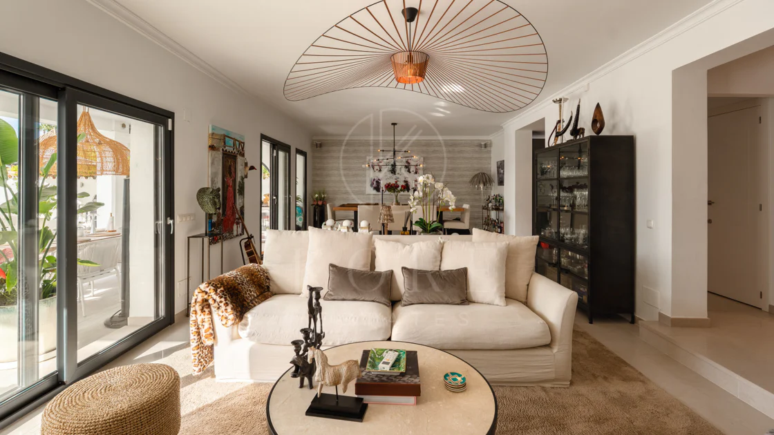 Villa en venta en Parcelas del Golf, Nueva Andalucia