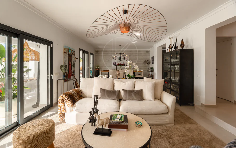 Villa en venta en Parcelas del Golf, Nueva Andalucia