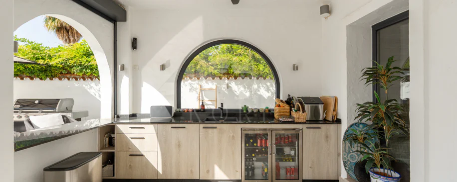 Villa en venta en Parcelas del Golf, Nueva Andalucia