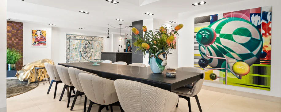 Impresionante Apartamento Totalmente Renovado de 4 Dormitorios en Playas del Duque – Puerto Banús