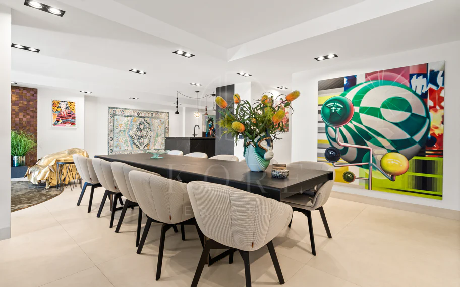 Impresionante Apartamento Totalmente Renovado de 4 Dormitorios en Playas del Duque – Puerto Banús