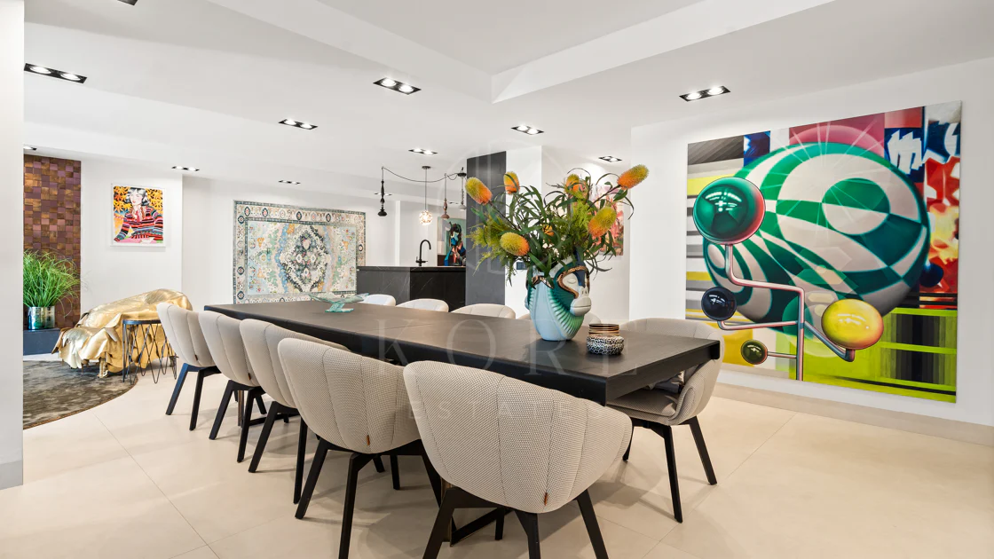 Impresionante Apartamento Totalmente Renovado de 4 Dormitorios en Playas del Duque – Puerto Banús