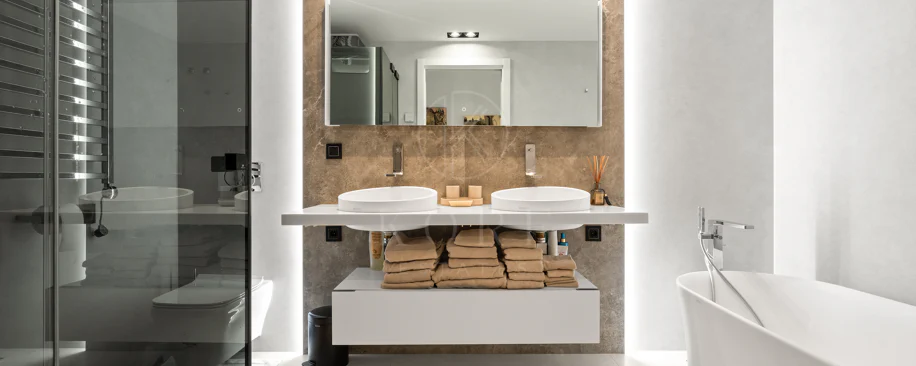 Impresionante Apartamento Totalmente Renovado de 4 Dormitorios en Playas del Duque – Puerto Banús