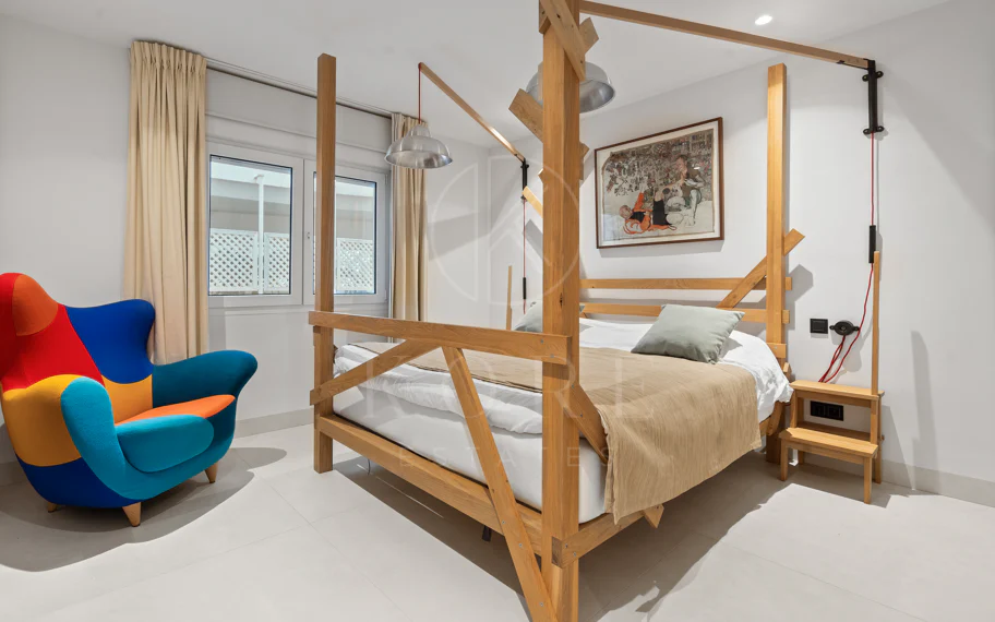 Impresionante Apartamento Totalmente Renovado de 4 Dormitorios en Playas del Duque – Puerto Banús