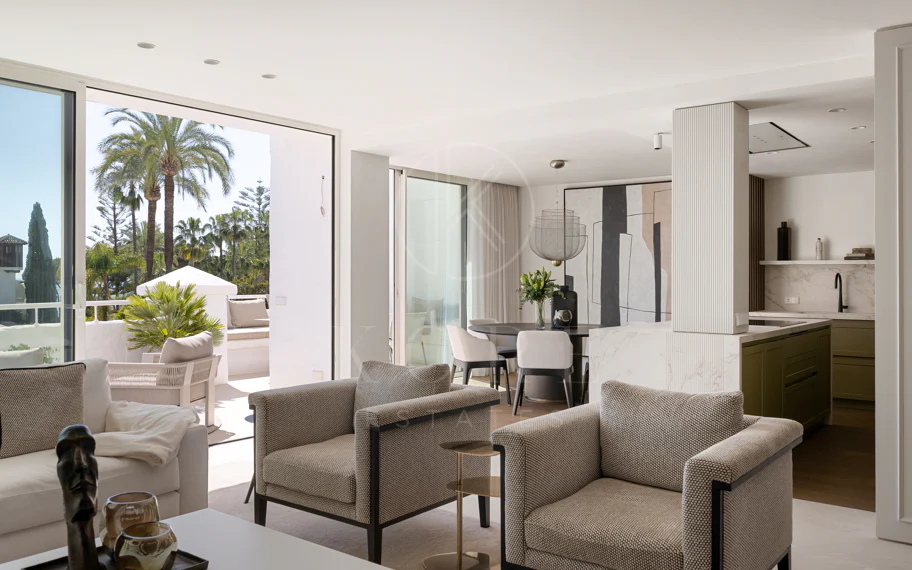 Ático exclusivo en primera línea de playa con orientación sur - Alhambra del Mar