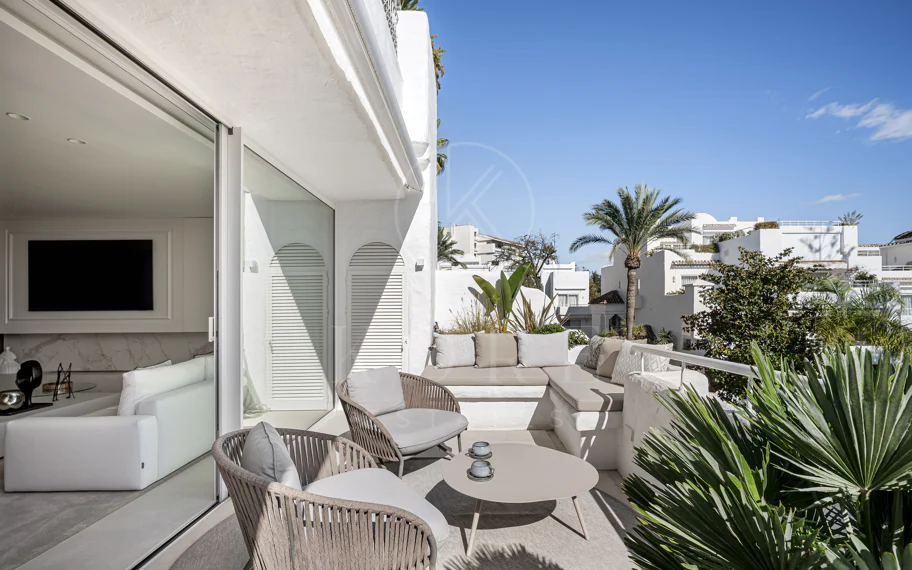 Ático exclusivo en primera línea de playa con orientación sur - Alhambra del Mar
