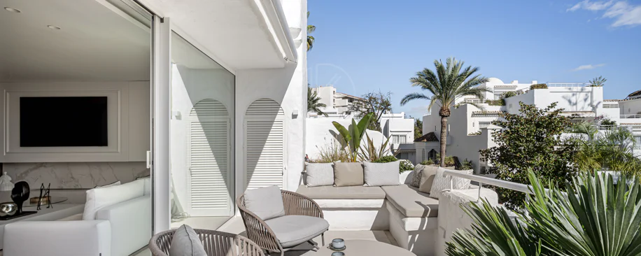 Ático exclusivo en primera línea de playa con orientación sur - Alhambra del Mar
