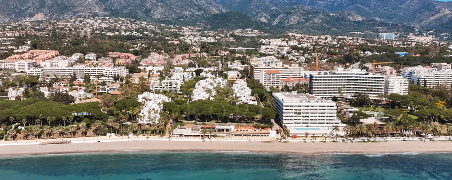 Ático exclusivo en primera línea de playa con orientación sur - Alhambra del Mar
