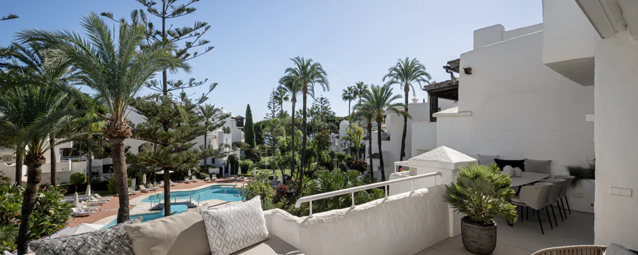 Ático exclusivo en primera línea de playa con orientación sur - Alhambra del Mar