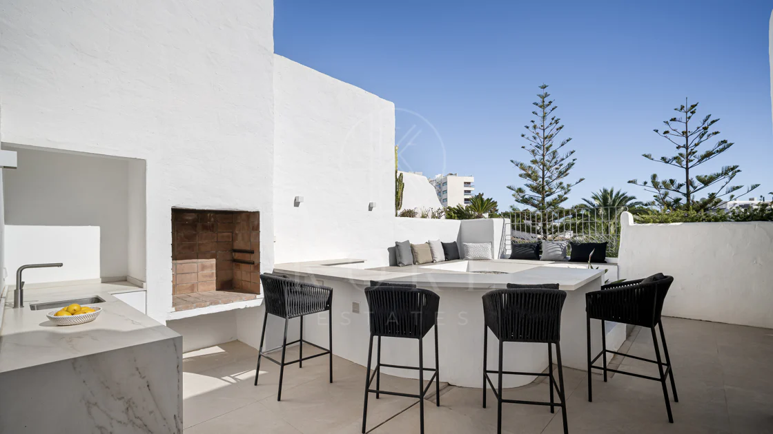 Ático exclusivo en primera línea de playa con orientación sur - Alhambra del Mar