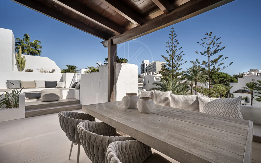 Ático exclusivo en primera línea de playa con orientación sur - Alhambra del Mar