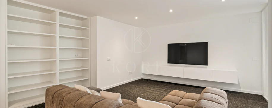 Exclusive Whole-Floor Residence with Private Pool | 9 Lions Residences, Nueva Andalucía
