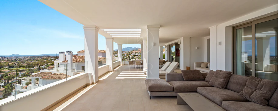 Exclusive Whole-Floor Residence with Private Pool | 9 Lions Residences, Nueva Andalucía