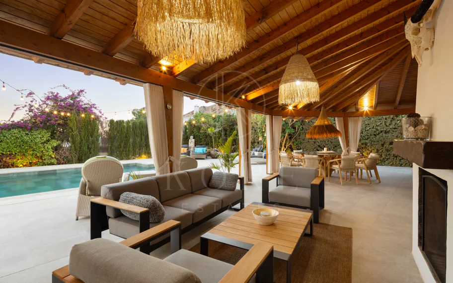 Villa de lujo de 8 dormitorios en Guadalmina Alta, Marbella, con piscina privada
