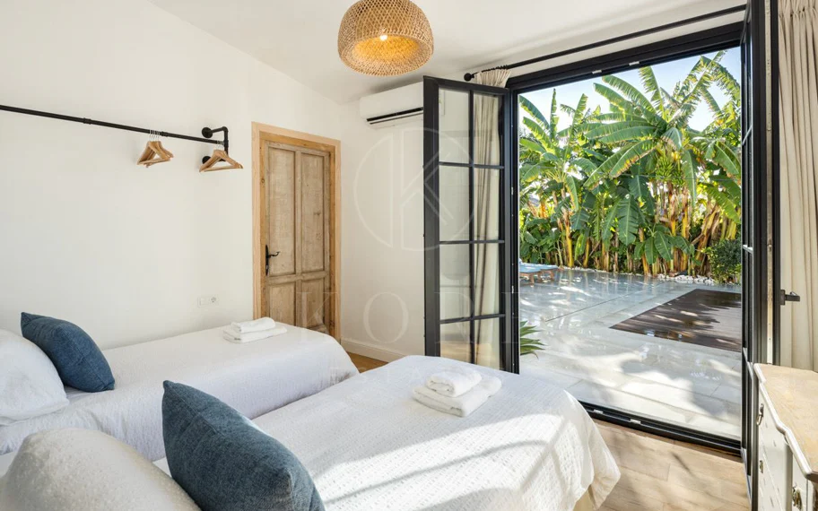 Villa de lujo de 8 dormitorios en Guadalmina Alta, Marbella, con piscina privada