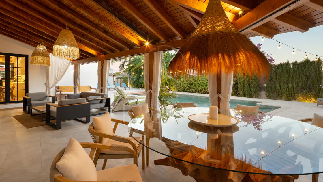 Villa de lujo de 8 dormitorios en Guadalmina Alta, Marbella, con piscina privada