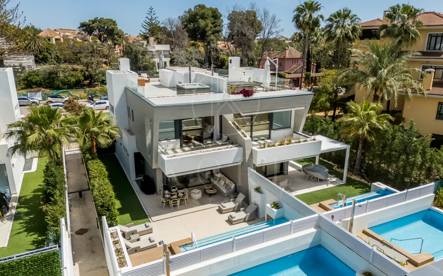 Villa pareada contemporánea exclusiva junto a la playa