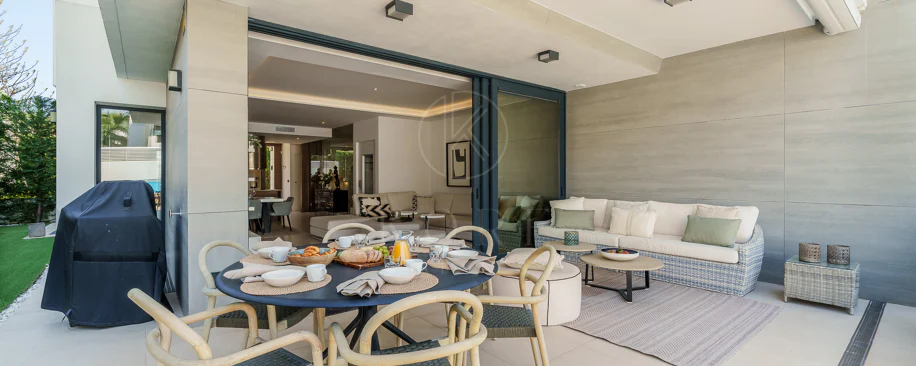 Villa pareada contemporánea exclusiva junto a la playa