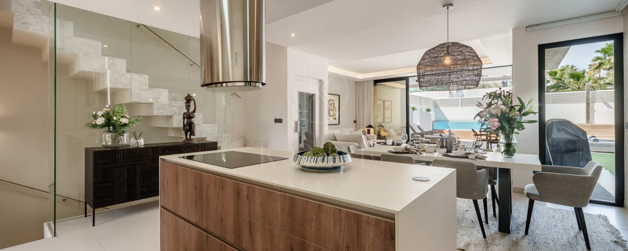 Villa pareada contemporánea exclusiva junto a la playa