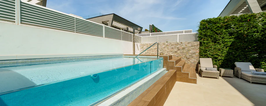 Villa pareada contemporánea exclusiva junto a la playa