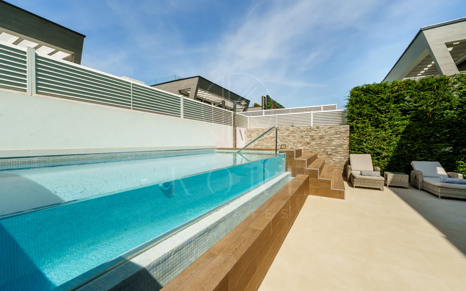 Villa pareada contemporánea exclusiva junto a la playa