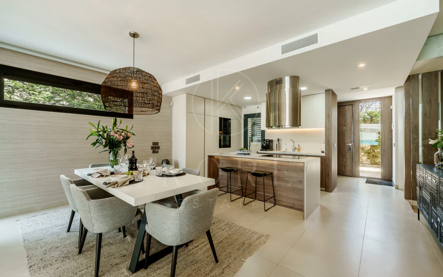 Villa pareada contemporánea exclusiva junto a la playa
