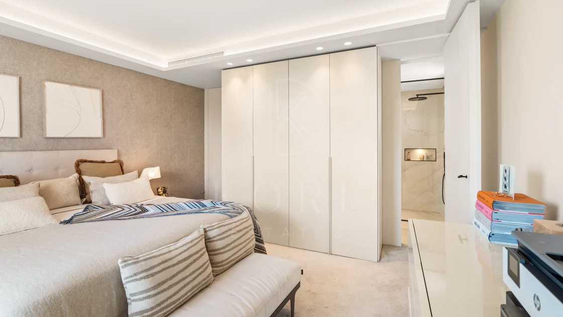 Ático Dúplex Reformado en Monte Paraíso, Milla de Oro de Marbella